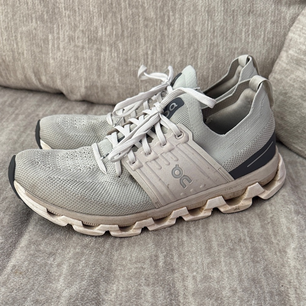 On Running Men's Light Gray Sneakers
